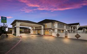 Best Western Deer Park Inn And Suites